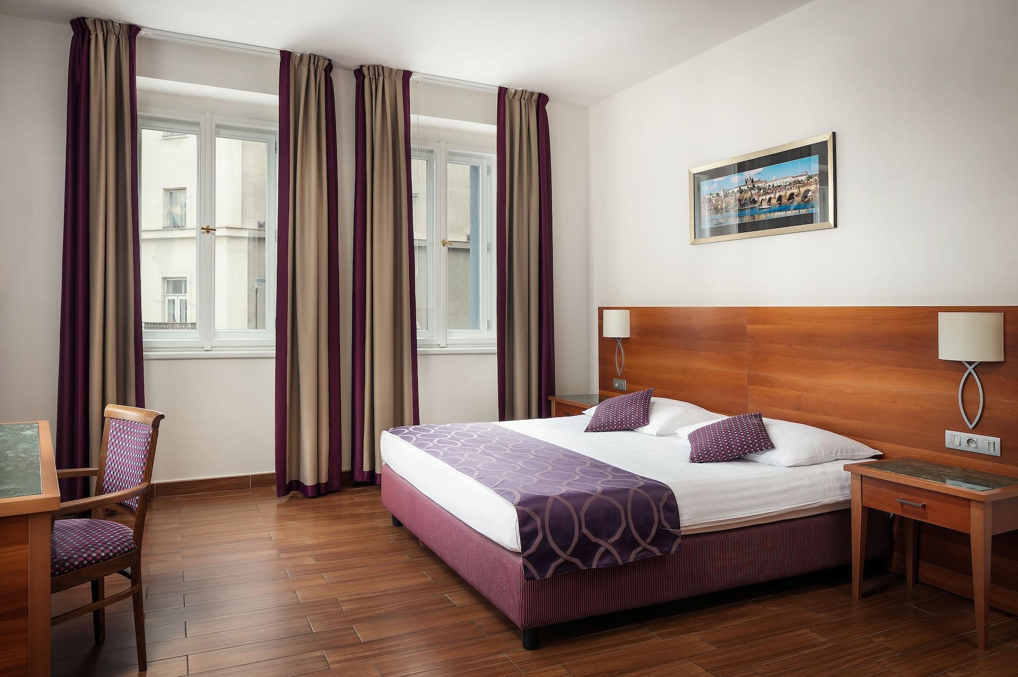 Hotel Galileo Praha Bagian luar foto