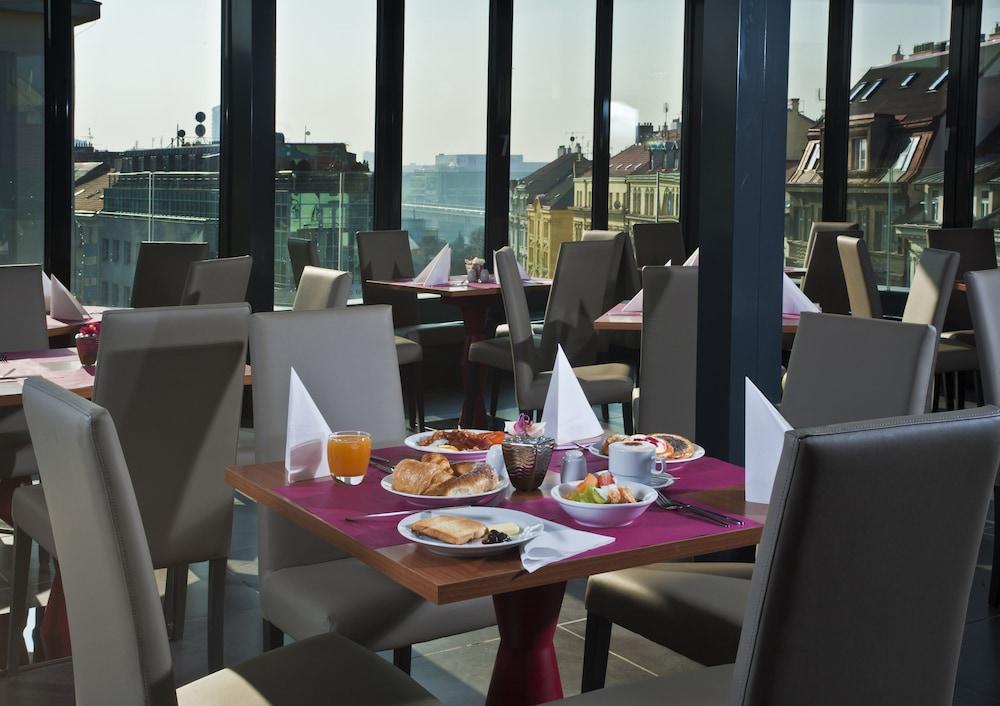 Hotel Galileo Praha Bagian luar foto