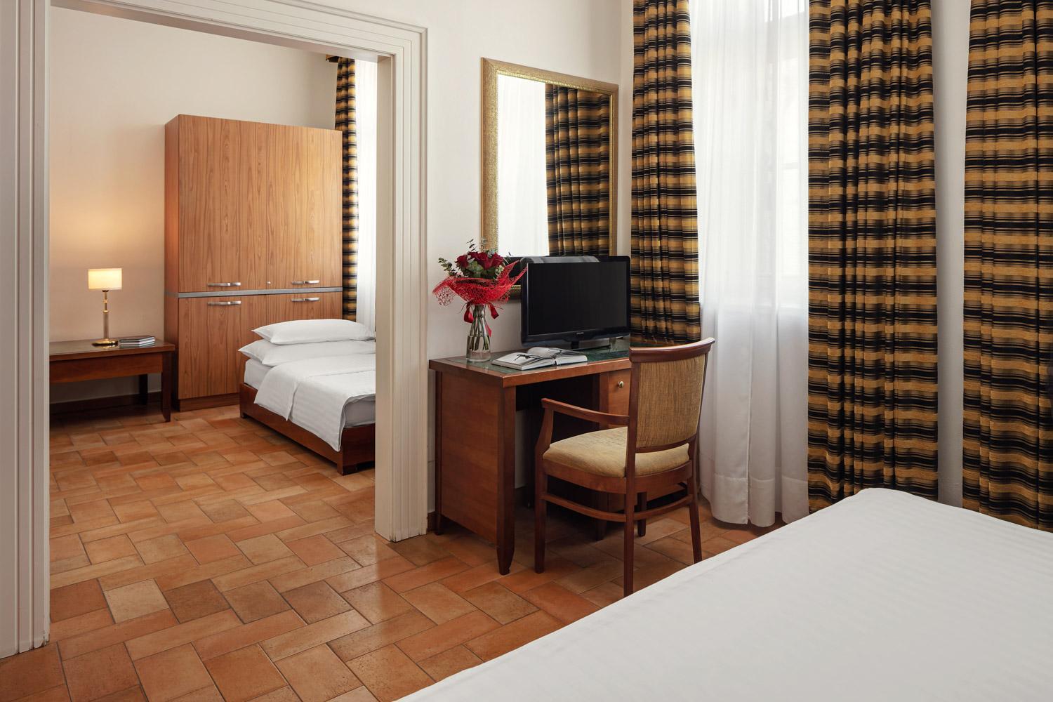 Hotel Galileo Praha Bagian luar foto