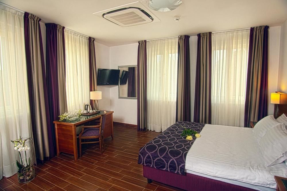 Hotel Galileo Praha Bagian luar foto